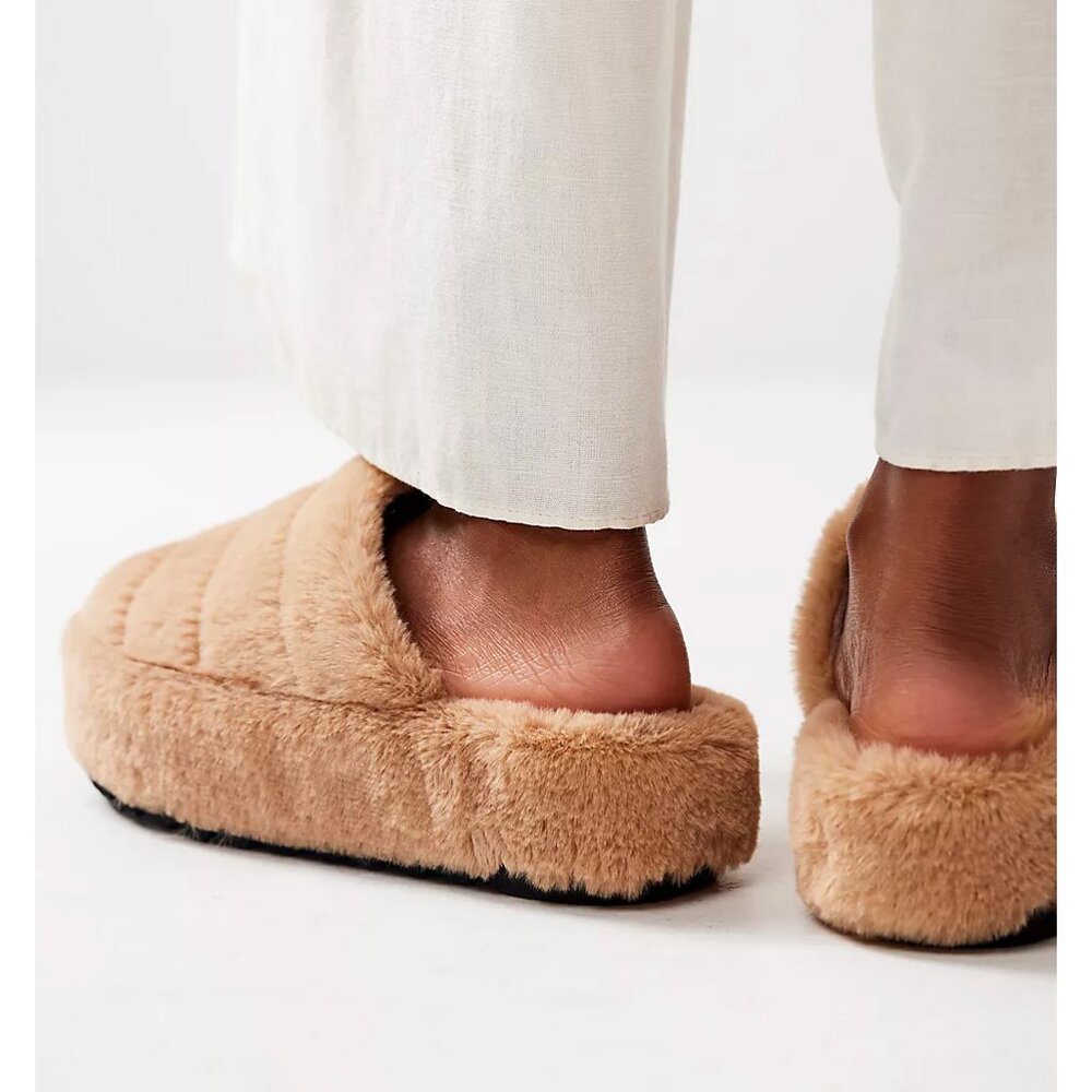 🎉LAST CHANCE🎉 FREE PEOPLE It's A Vibe Platform Slippers / Teddy - Picture 2 of 12